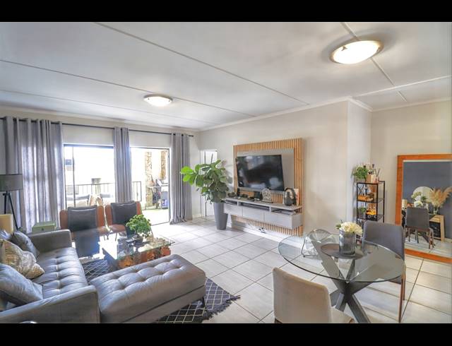 2 BEDROOM APARTMENT FOR SALE IN WATERFALL